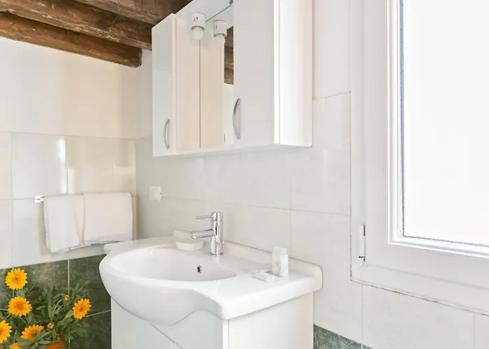 Guesthost - Giardino Bardini Cozy Lejlighed *